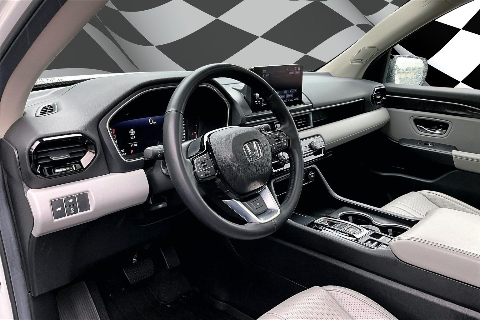 Used 2025 Honda Pilot Elite image 15