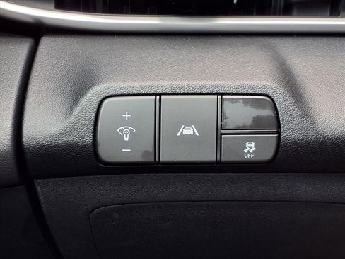 Used 2023 Hyundai Elantra SEL w/ Cargo Package image 22