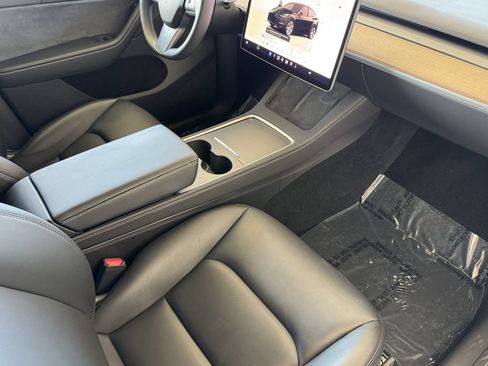 Used 2023 Tesla Model Y Long Range AWD/4WD image 13