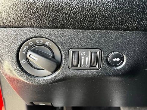 Used 2017 Dodge Challenger SRT Hellcat image 15