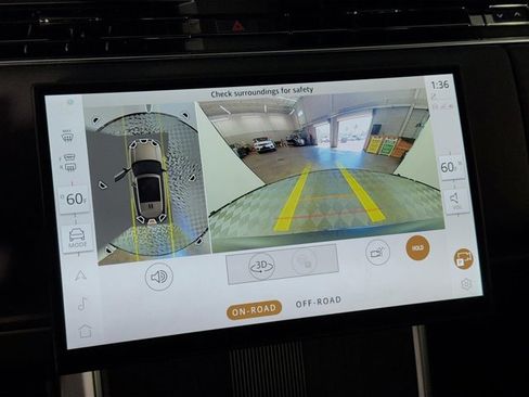 Used 2025 Land Rover Range Rover Autobiography image 17