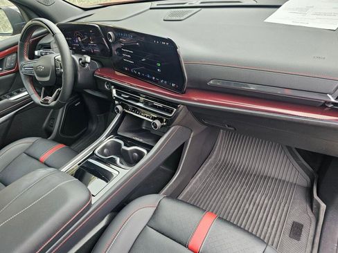 Used 2024 Chevrolet Traverse RS w/ LPO, Floor Liner Package image 16