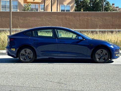 Used 2022 Tesla Model 3 Long Range AWD/4WD image 3