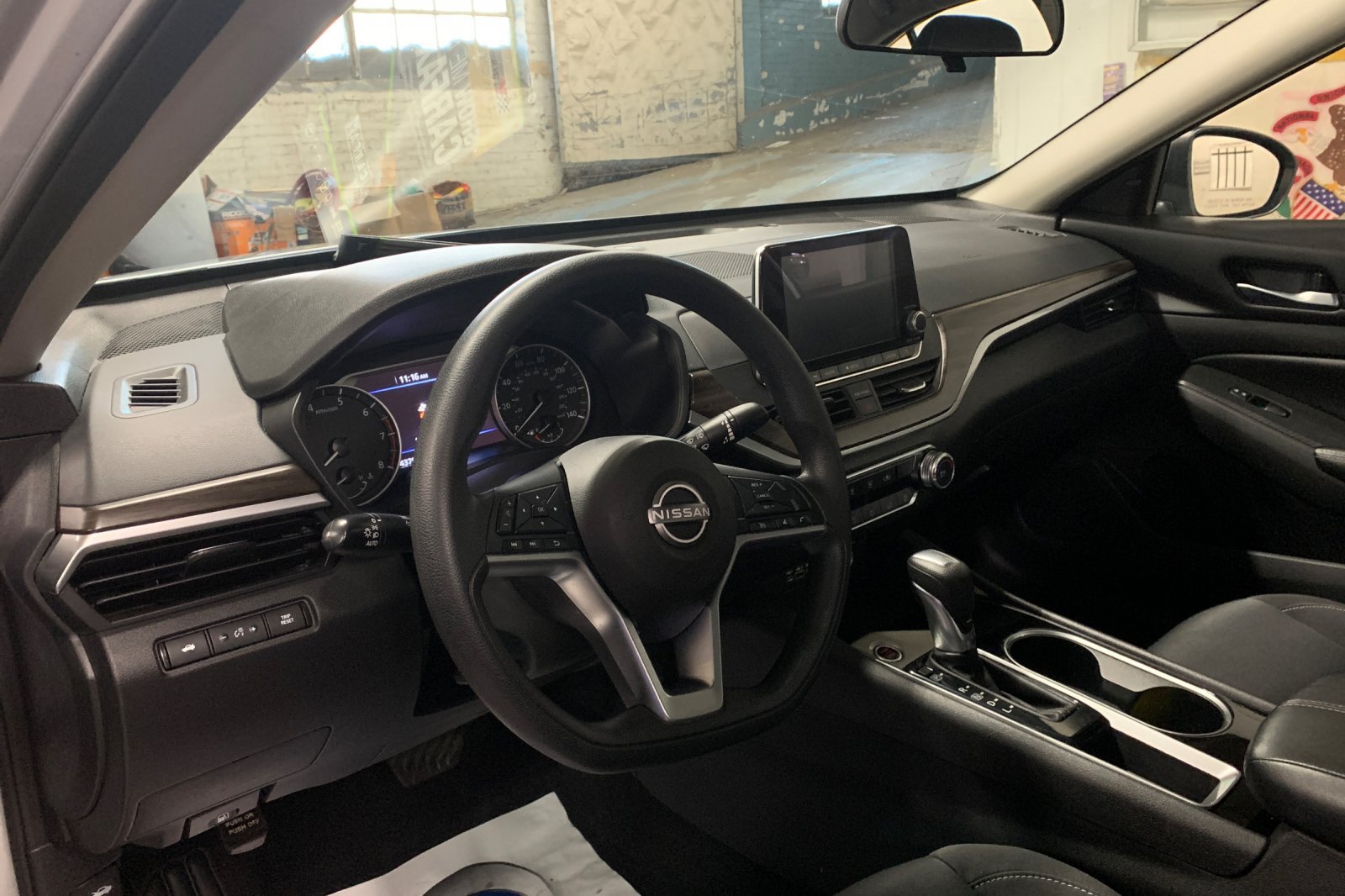 Used 2024 Nissan Altima 2.5 SV FWD image 9