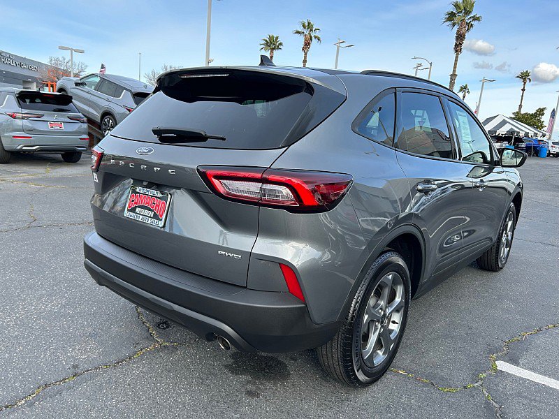 Used 2025 Ford Escape ST-Line AWD/4WD image 3
