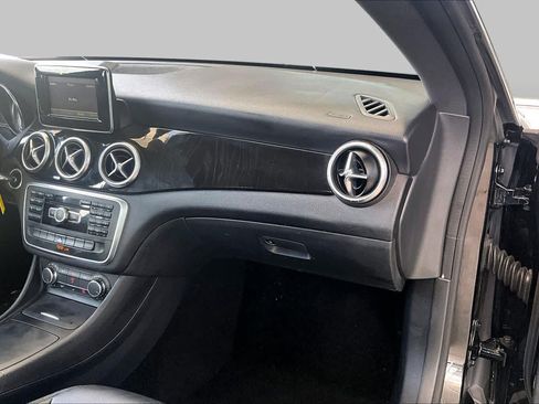 Used 2014 Mercedes-Benz CLA 250 image 16