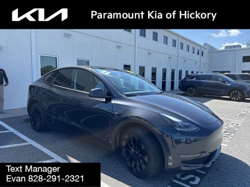 Used 2024 Tesla Model Y Long Range RWD image 3