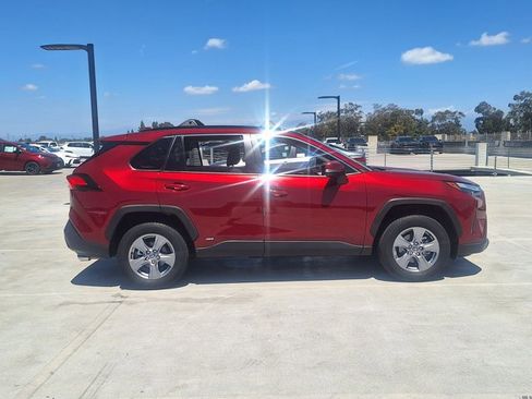 Used 2023 Toyota RAV4 XLE w/ Convenience Package AWD/4WD image 4