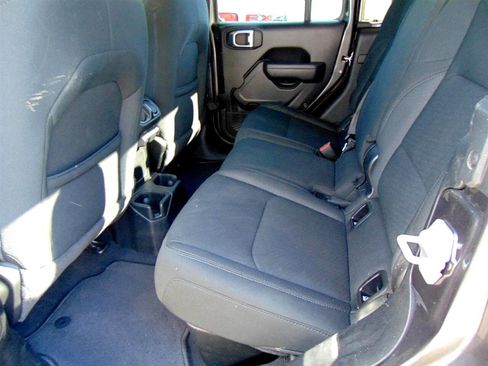 Used 2023 Jeep Gladiator Sport image 11