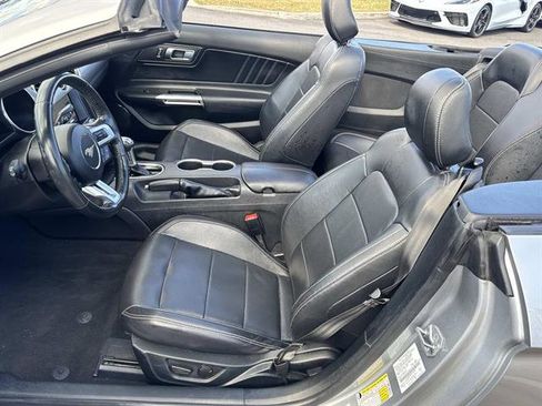 Used 2022 Ford Mustang Premium RWD image 9