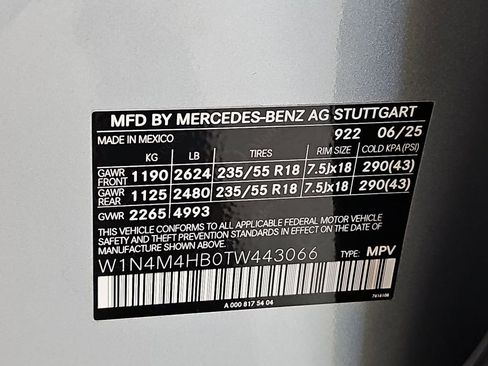 Used 2026 Mercedes-Benz GLB 250 4MATIC image 38
