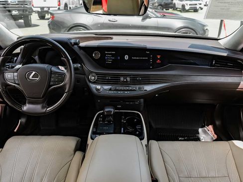 Used 2019 Lexus LS 500 w/ Interior Upgrade Package RWD image 20