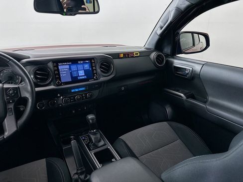 Used 2022 Toyota Tacoma TRD Off-Road image 22