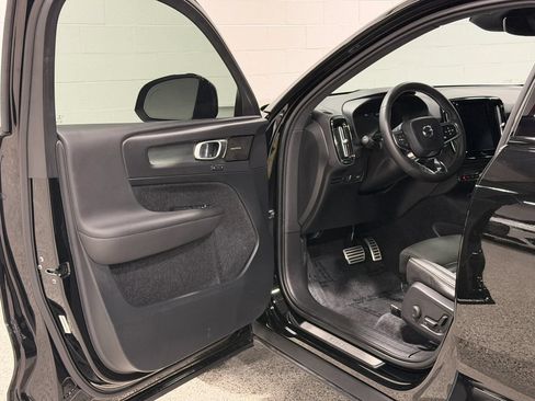 Used 2019 Volvo XC40 T5 R-Design AWD/4WD image 10