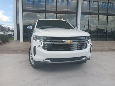 Used 2024 Chevrolet Tahoe Premier RWD image 2