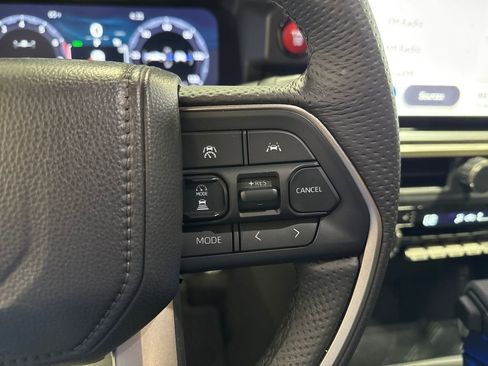 Used 2025 Toyota Tacoma TRD Sport image 20