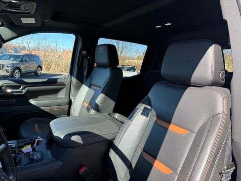 Used 2023 GMC Sierra 1500 AT4 w/ AT4 Preferred Package image 6