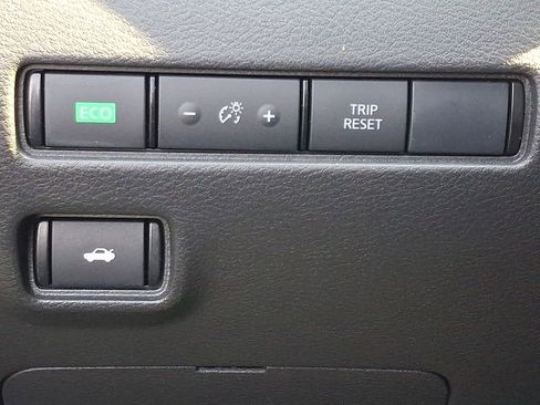 Certified 2024 Nissan Sentra SV image 23