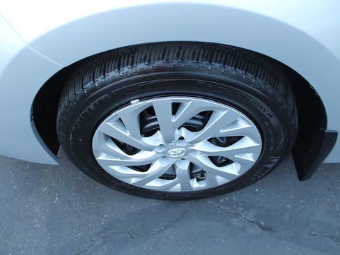 Used 2019 Toyota Corolla LE FWD image 11