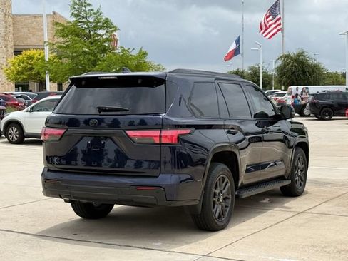Used 2024 Toyota Sequoia Platinum AWD/4WD image 6