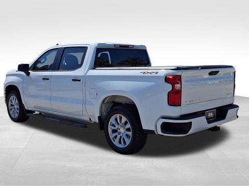 Used 2020 Chevrolet Silverado 1500 Custom w/ Custom Value Package image 4