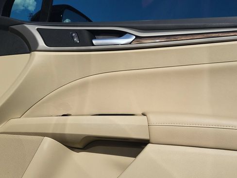 Used 2013 Ford Fusion SE FWD image 20