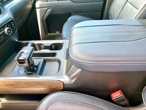 Used 2023 Chevrolet Silverado 1500 High Country w/ Technology Package AWD/4WD image 41