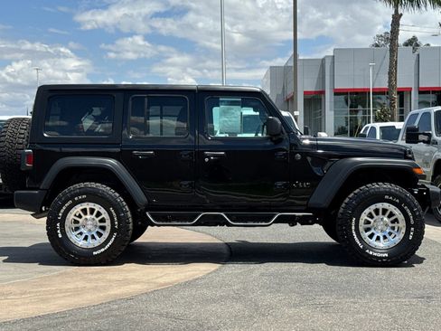 Used 2025 Jeep Wrangler Unlimited Sport AWD/4WD image 3