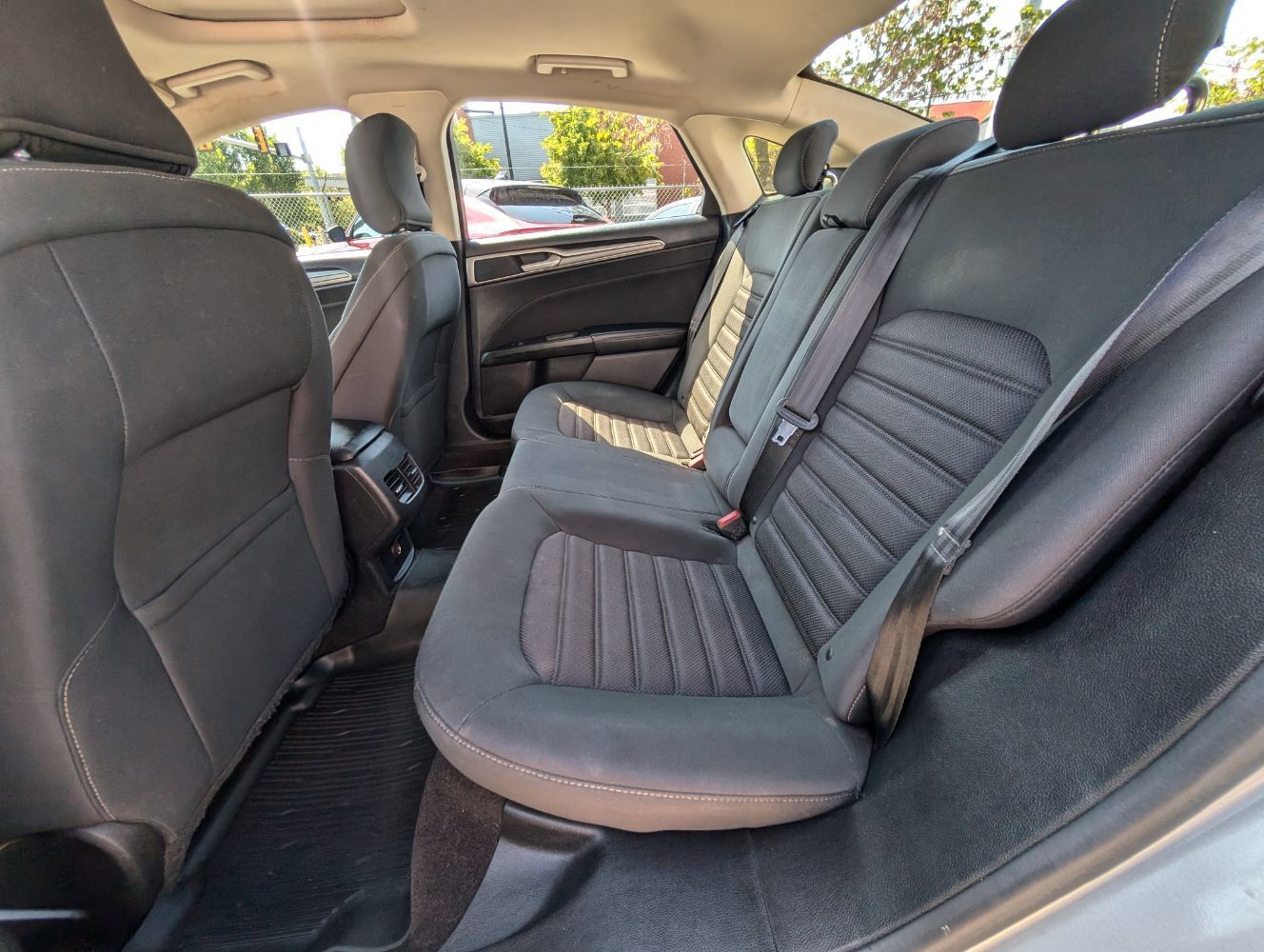 Used 2019 Ford Fusion SE AWD/4WD image 17