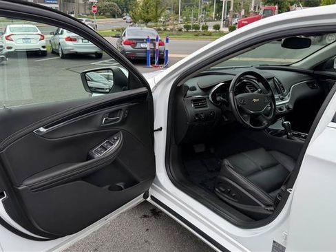 Used 2018 Chevrolet Impala LT w/ LT Leather Package FWD image 20