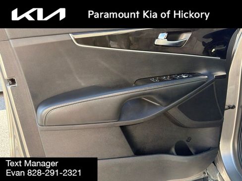 Used 2017 Kia Sorento FWD image 16