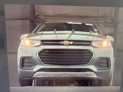 Used 2019 Chevrolet Trax LT w/ LT Convenience Package image 13