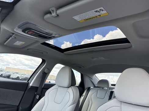New 2026 Hyundai Elantra Limited FWD image 24