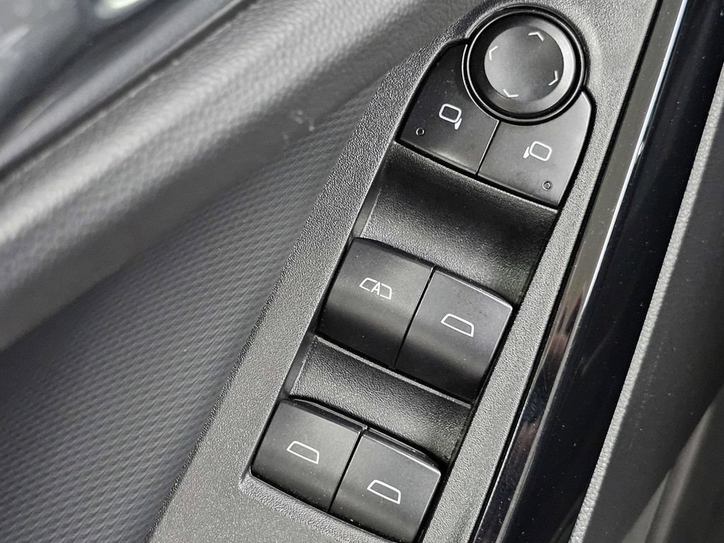 Used 2025 Chevrolet Equinox LT FWD image 27