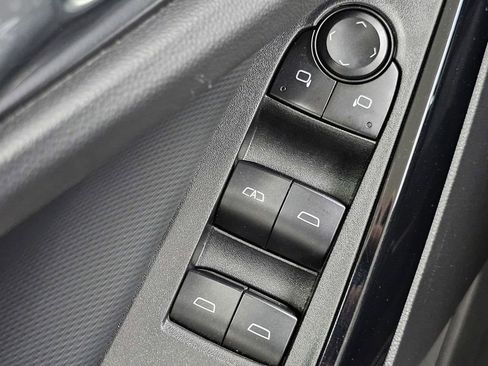 Used 2025 Chevrolet Equinox LT FWD image 27