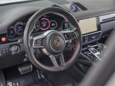 Used 2023 Porsche Cayenne GTS image 15