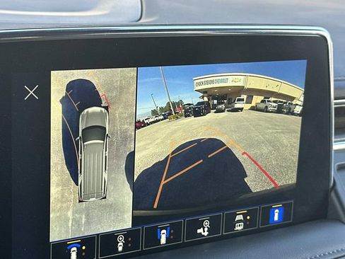 Used 2023 Chevrolet Suburban Z71 w/ Luxury Package image 41