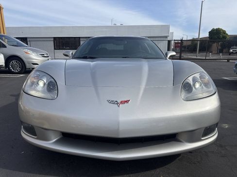 Used 2005 Chevrolet Corvette Coupe w/ Preferred Equipment Group RWD image 8