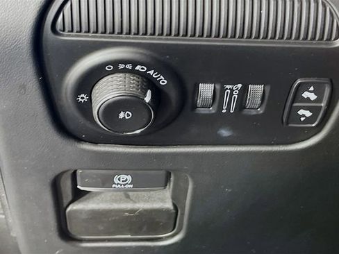 Used 2022 Jeep Grand Wagoneer Series II w/ Premium Group II image 11