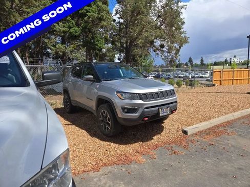 Used 2019 Jeep Compass Trailhawk AWD/4WD image 4