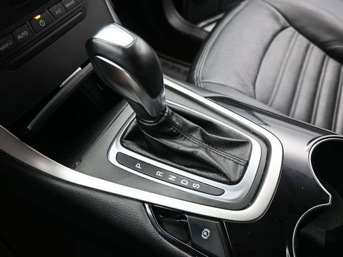 Used 2016 Ford Edge SEL image 15