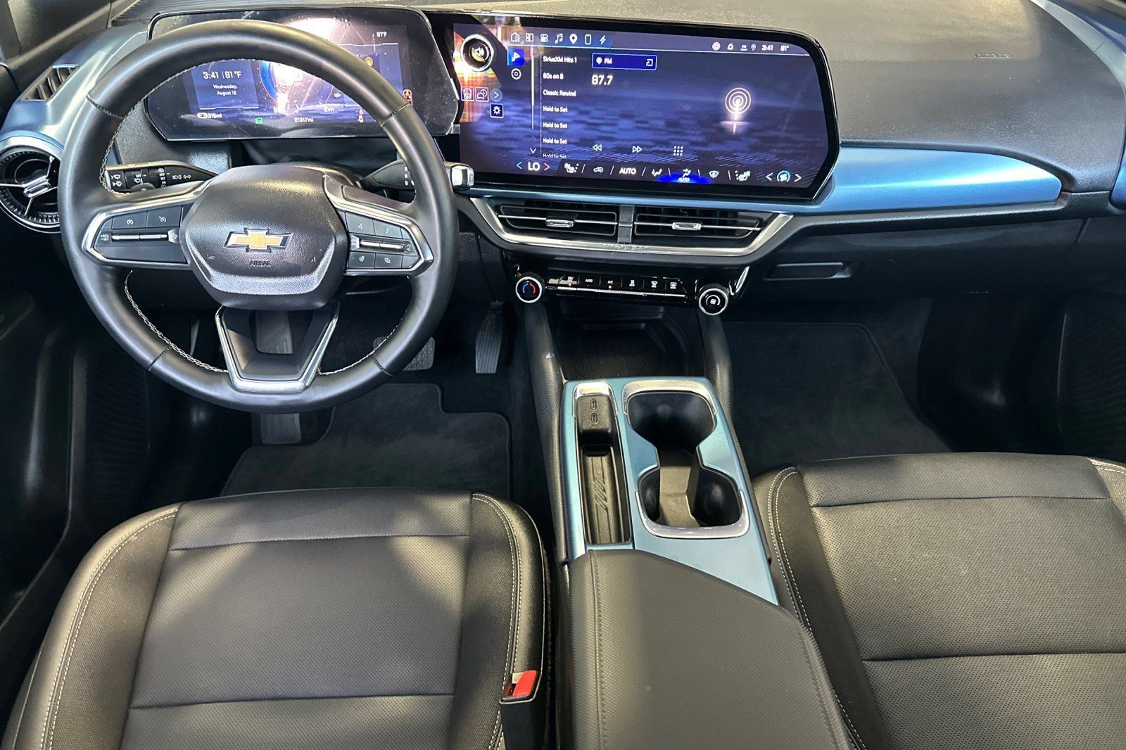 Used 2024 Chevrolet Equinox EV LT FWD image 13