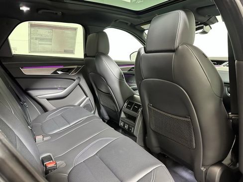 New 2026 Jaguar F-PACE R-Dynamic S image 22