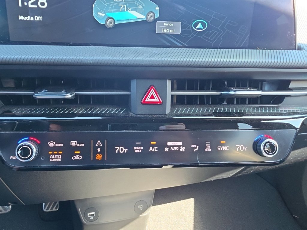 Certified 2024 Kia EV6 GT-Line AWD/4WD image 16