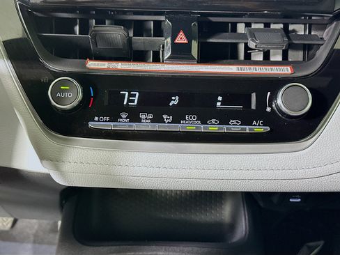 Used 2025 Toyota Corolla SE image 23