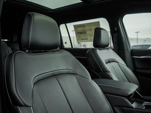 New 2026 Jeep Grand Cherokee L Limited AWD/4WD image 12