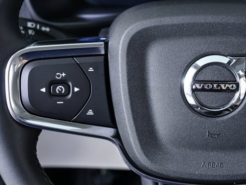 Certified 2026 Volvo XC40 B5 Plus AWD/4WD image 11