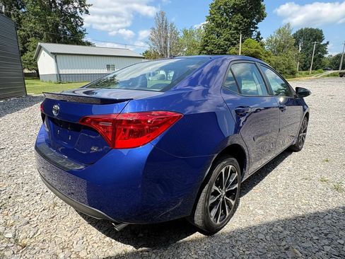 Used 2017 Toyota Corolla SE w/ SE Premium Package FWD image 5