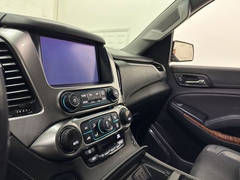Used 2019 Chevrolet Suburban Premier image 35