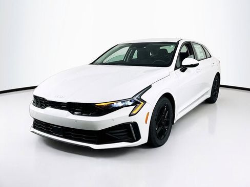 New 2025 Kia K5 LXS image 1